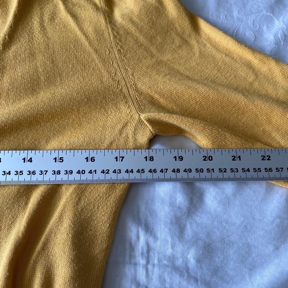 Banana Republic Factory Long Sleeve 1/2 Button Front Mustard V-Neck Cardigan M - Picture 10 of 13